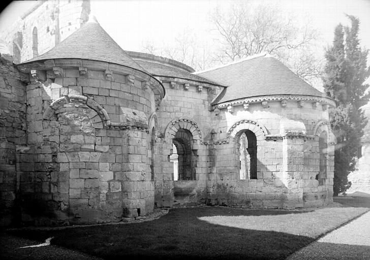 Eglise : restes de l'abside