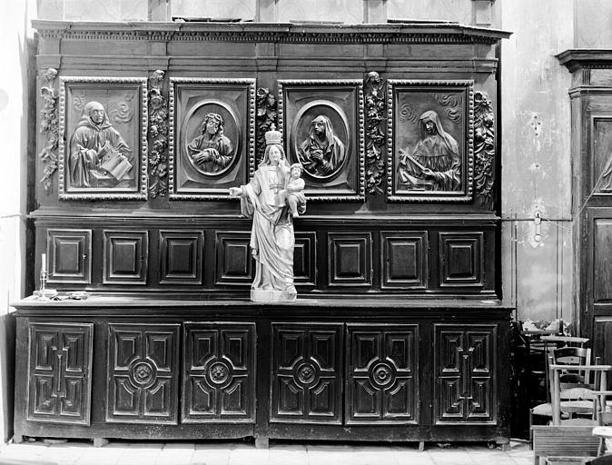 Armoire vestiaire de la sacristie, en bois