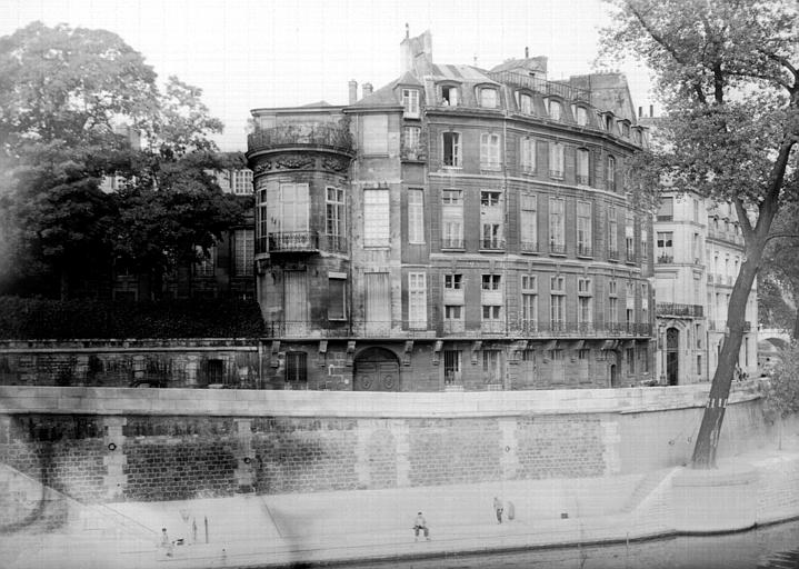 Façade : aile droite sur quai