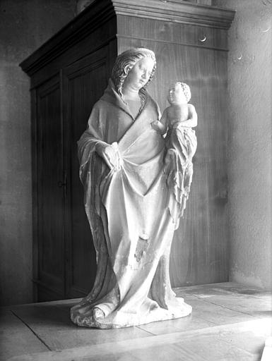 Statue de pierre polychromée : Vierge à l'Enfant - © Ministère de la Culture (France), Médiathèque du patrimoine et de la photographie, diffusion GrandPalaisRmn Photo