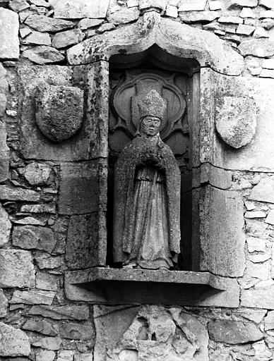 Statue en pierre : Pierre de la Fin, abbé de la Benissons-Dieu