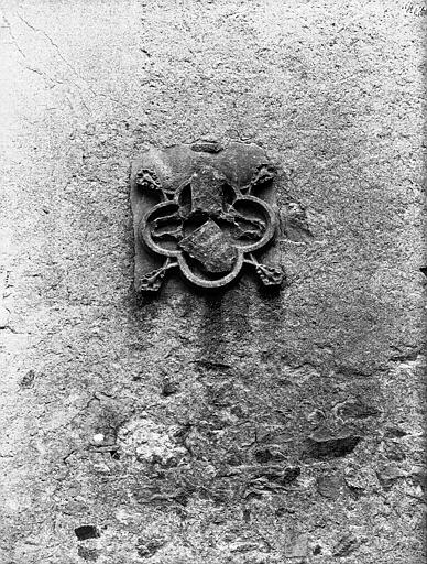 Fragment de l'inscription funéraire de Pierre de la Fin, pierre  sculptée