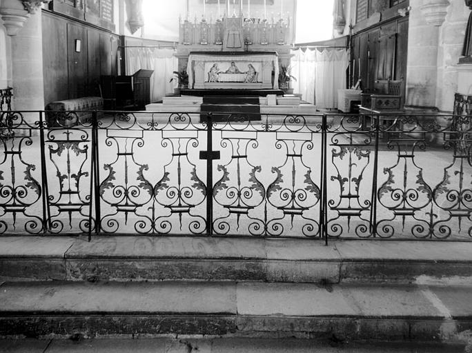 Intérieur, choeur : grille de communion en fer forgé