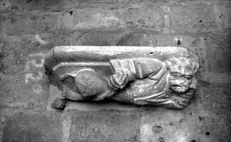 Cloître : console