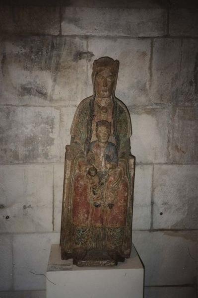 Statue : Vierge à l'enfant en majesté