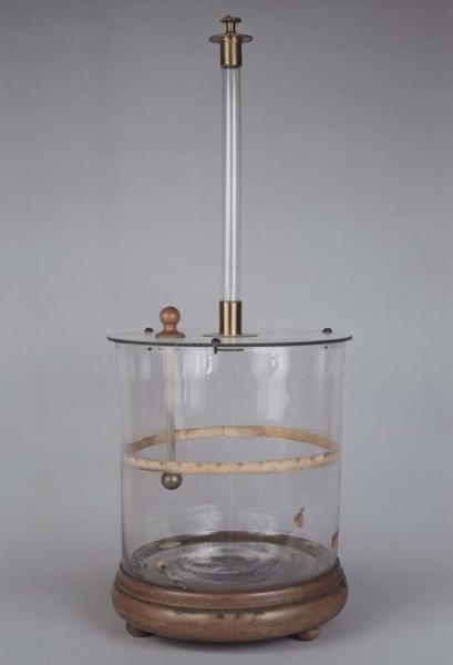 instrument scientifique : balance de Coulomb, vue générale