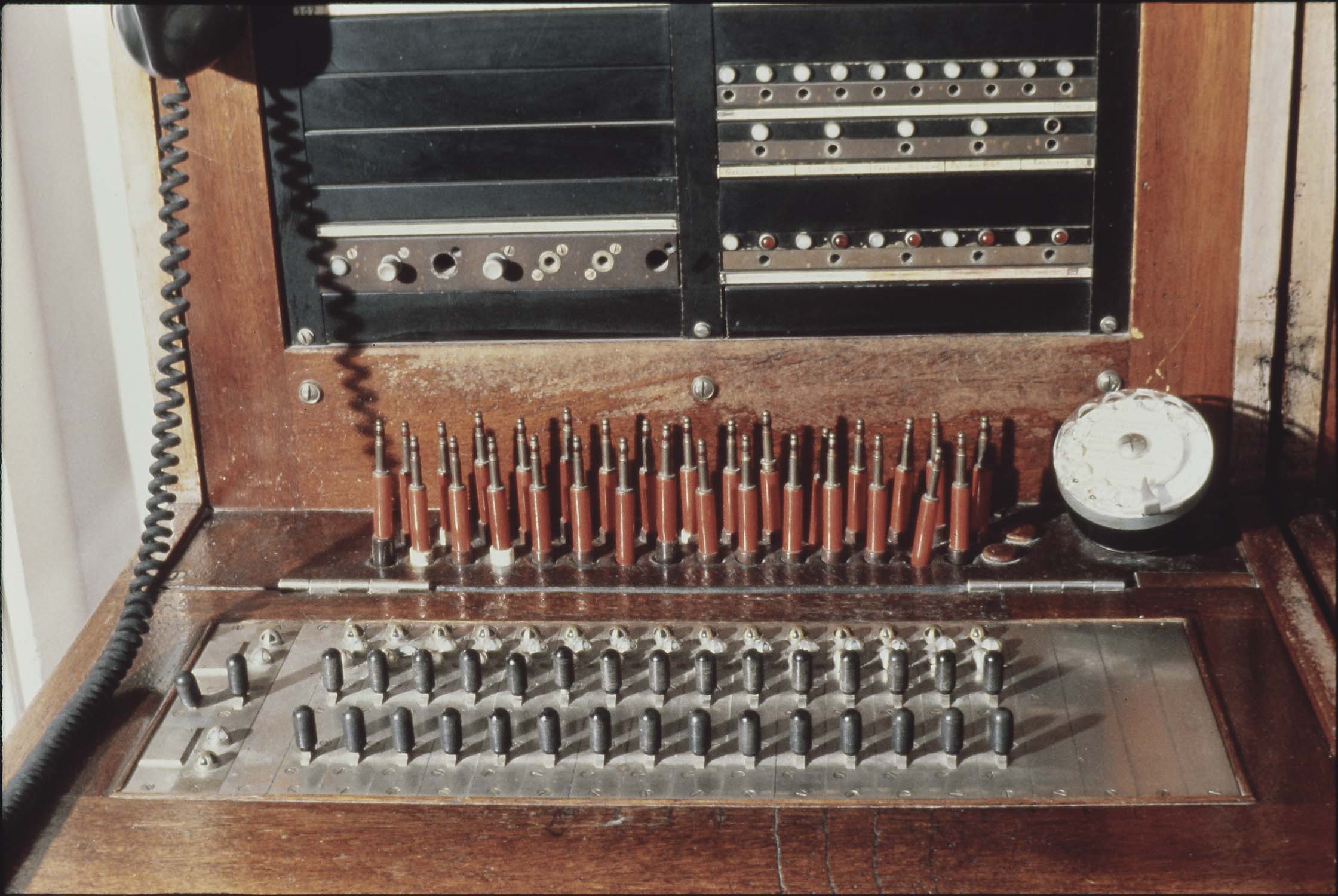 standard téléphonique, modèle de type B.C., vue générale - © Ministère de la Culture (France), Médiathèque du patrimoine et de la photographie (objets mobiliers), tous droits réservés