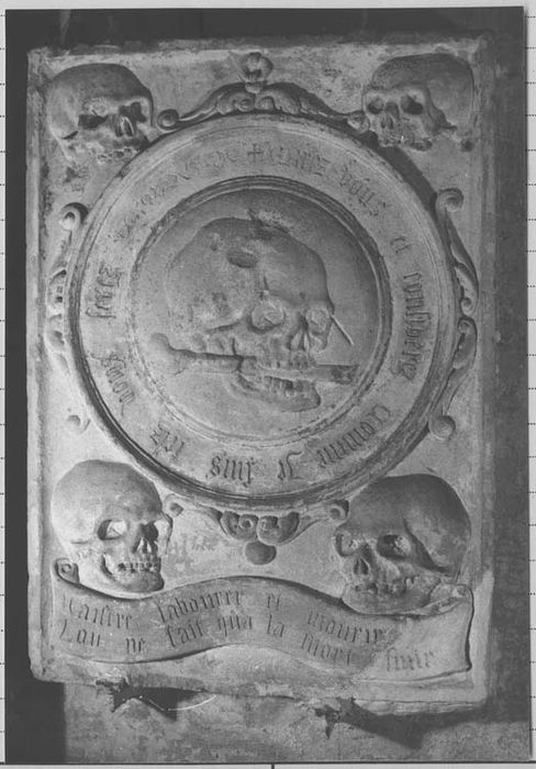 bas-relief : un Miroir