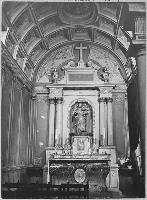 autel, tabernacle, retable, statue : Vierge à l'Enfant - © Ministère de la Culture (France), Médiathèque du patrimoine et de la photographie, diffusion RMN-GP