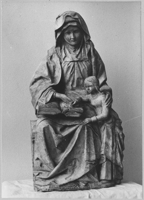 statue : l'Education de la Vierge