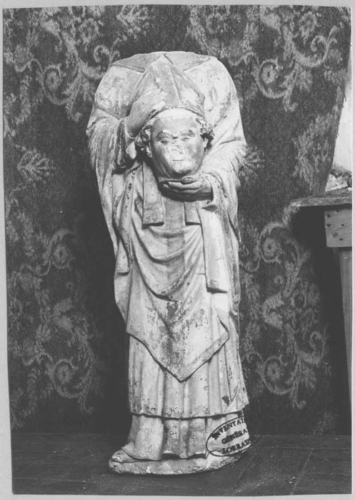 statue : Saint céphalophore (saint Didier ?)