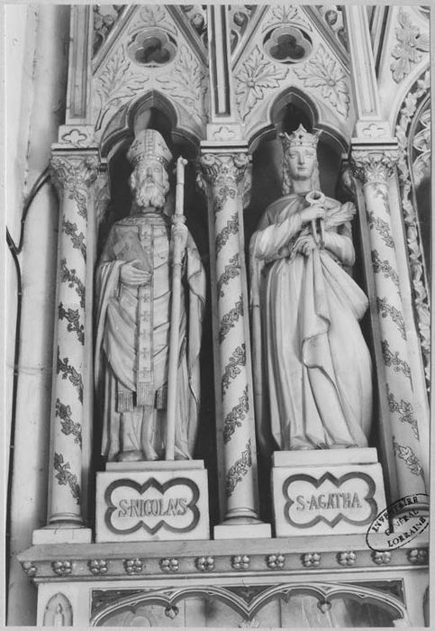 statues : saint Nicolas, sainte Agathe