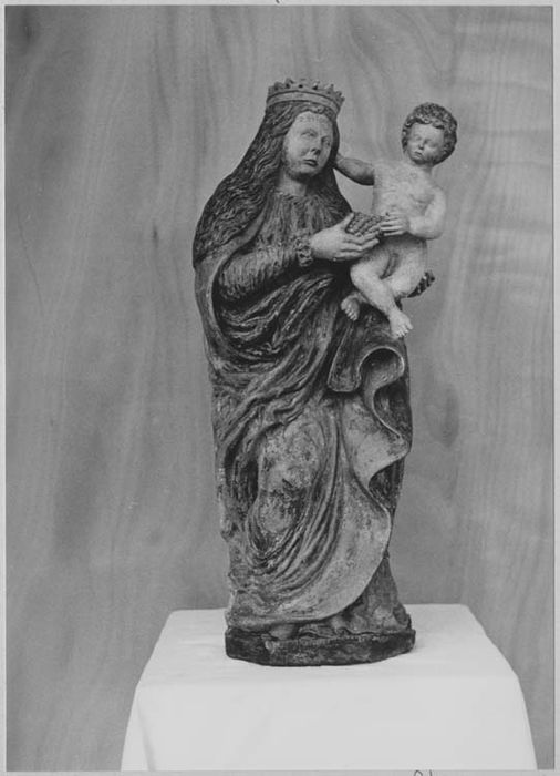 statue : Vierge à l'Enfant