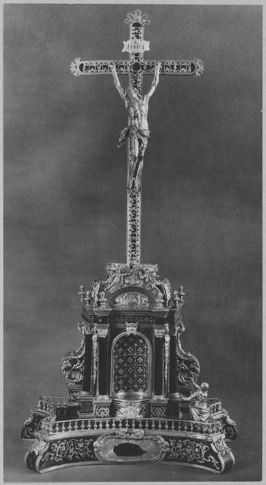 croix (crucifix), socle