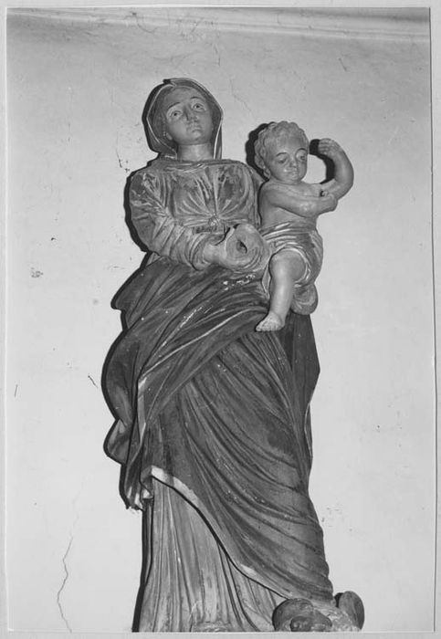 statue : Vierge à l'Enfant