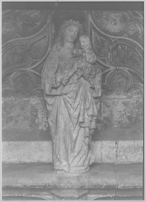 statue : Vierge à l'Enfant