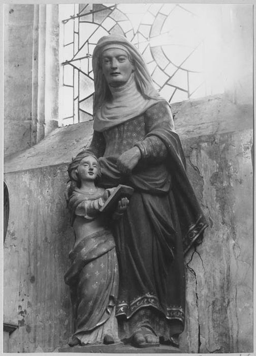 statue : Sainte Anne