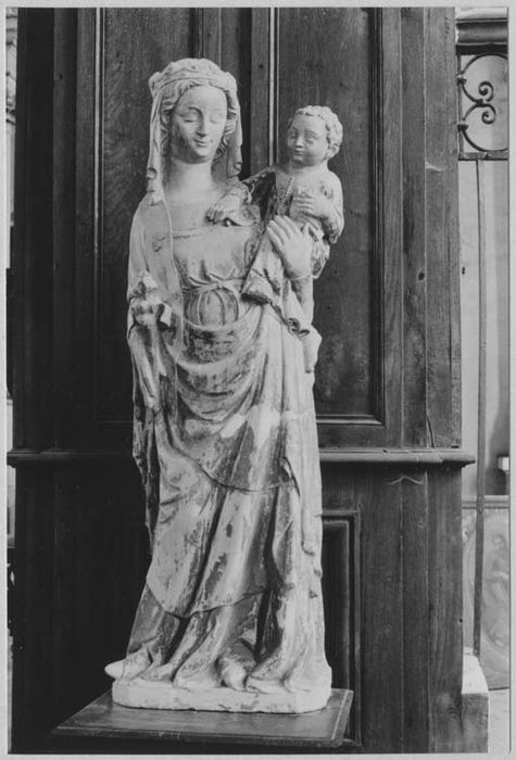 statue : Vierge à l'Enfant