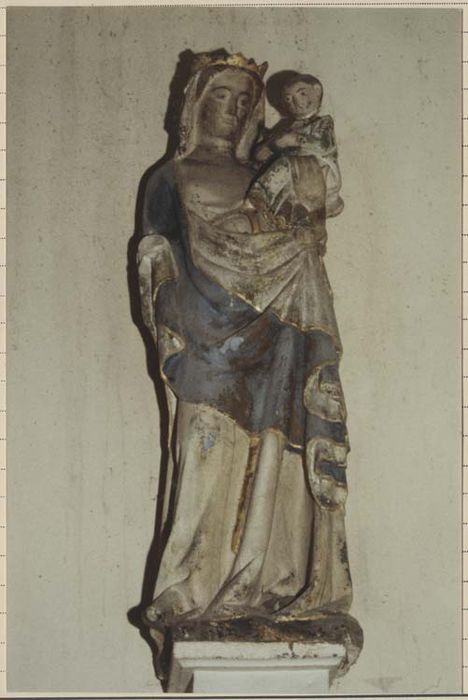 statue : Vierge à l'Enfant