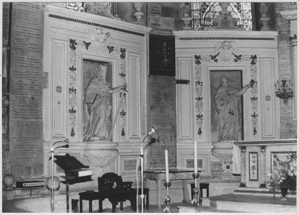 2 niches et statues : Saint Augustin, Saint Paul