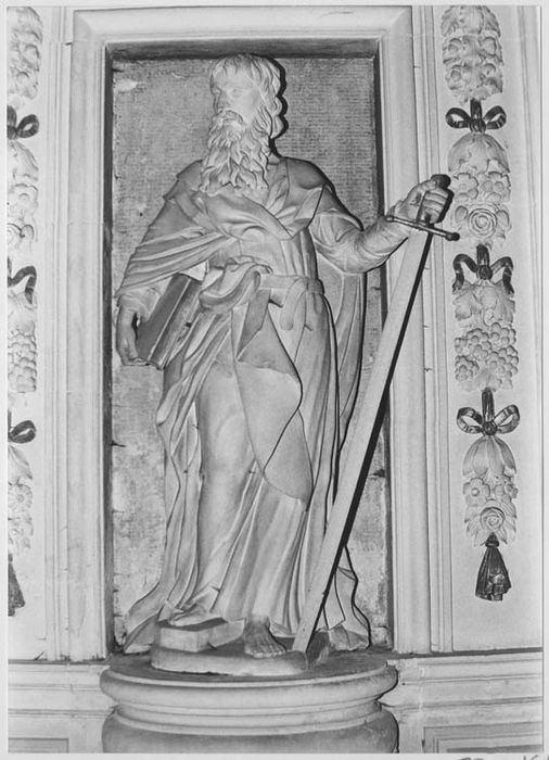 niche et statue : Saint Paul