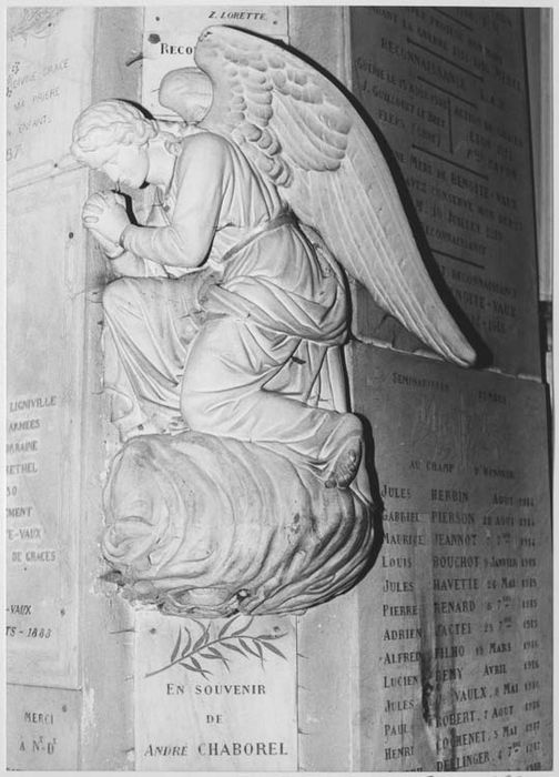 statue : ange adorateur