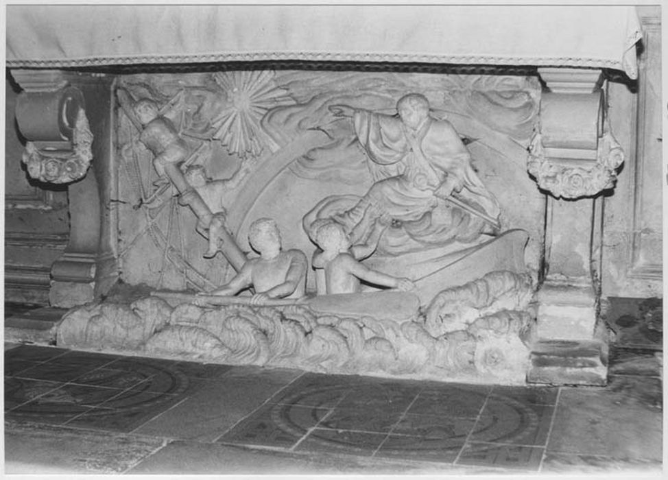 autel, bas-relief : scène du vaisseau en péril