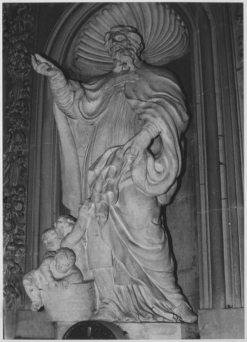 statue : Saint Nicolas