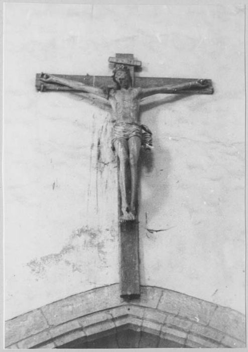 statue : Christ en croix