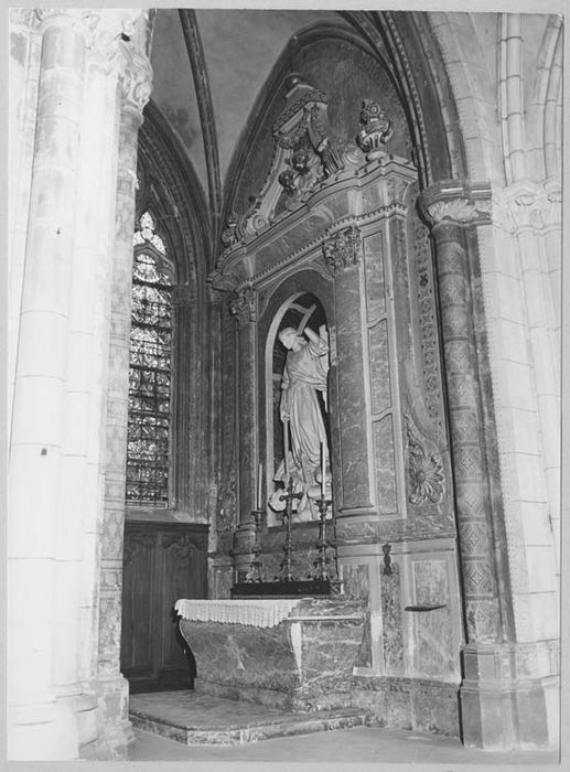 autel, retable, statue : Saint Michel