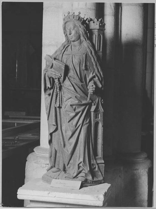 statue : Sainte Barbe