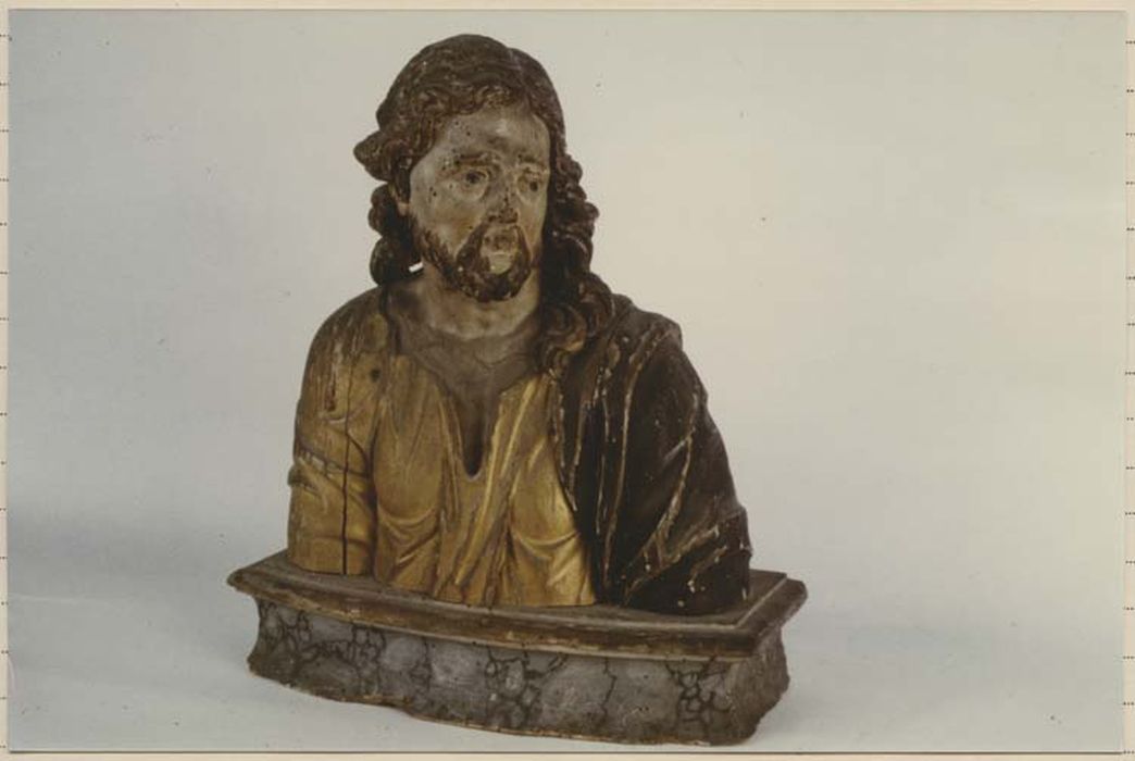 statue : Christ en buste