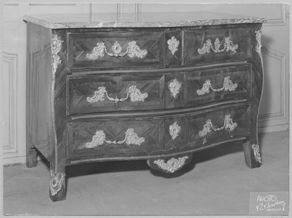 commode Louis XV - © Ministère de la Culture (France), Médiathèque du patrimoine et de la photographie, diffusion RMN-GP