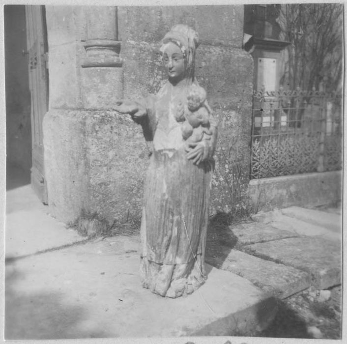 statue : Vierge à l‘Enfant