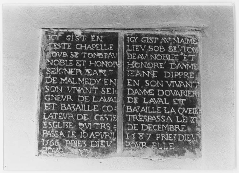 plaque funéraire : deux épitaphes à la mémoire de Jean de Malmédy, seigneur de Bazeilles, et de Jeanne d'Ypres son épouse