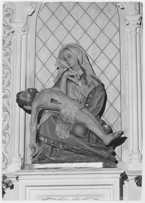 groupe sculpté : Vierge de Pitié