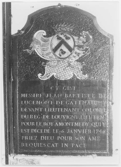 plaque funéraire (pierre funéraire) en mémoire de Jean-Baptiste de Lucemont de Gastineau