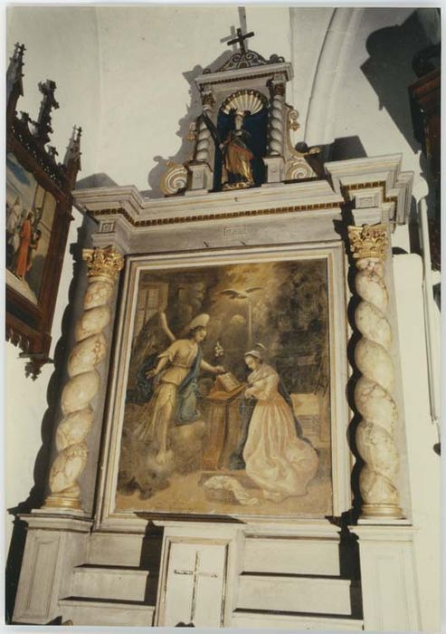 retable de l'autel latéral Nord de l'Annonciation et statue de Sainte Catherine