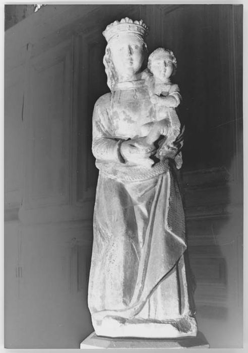 statue : Vierge à l'Enfant