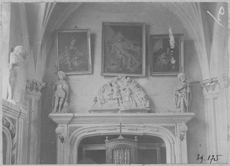 statues : Saint Adrien, Saint Roch ; bas-relief : le Sacrifice d'Abraham  - © Ministère de la Culture (France), Médiathèque du patrimoine et de la photographie, diffusion RMN-GP