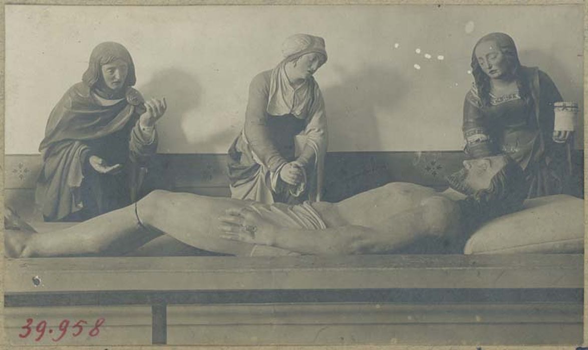 statues : Une sainte femme au tombeau, deux anges
