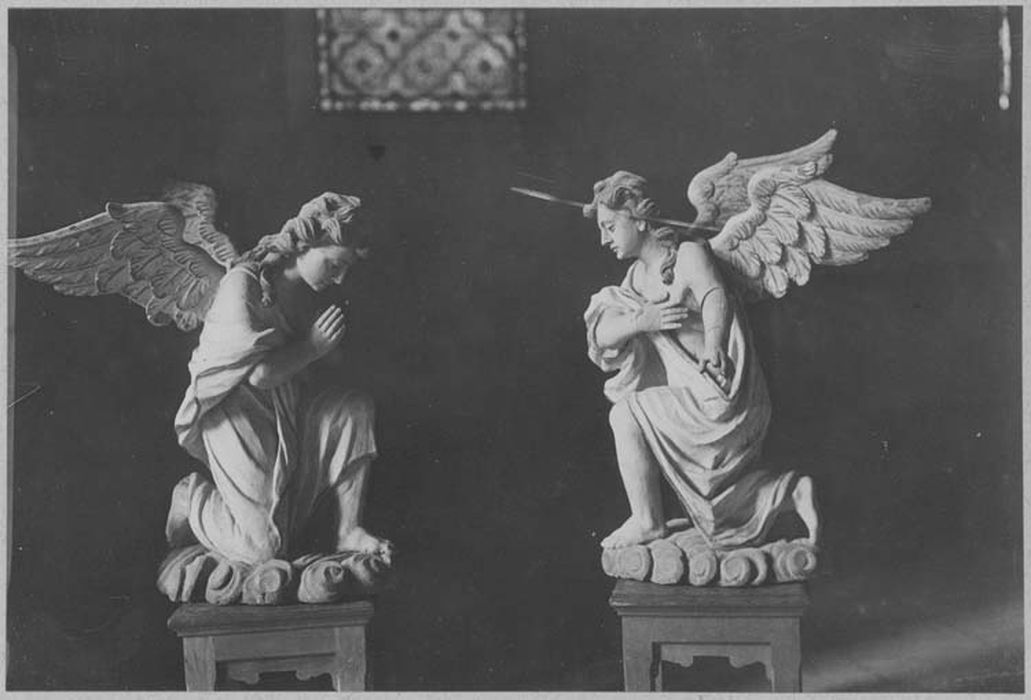 2 statues : Anges adorateurs