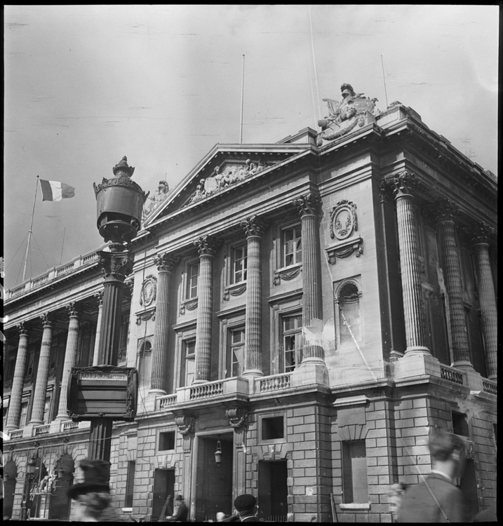 Façade d'angle sur rue