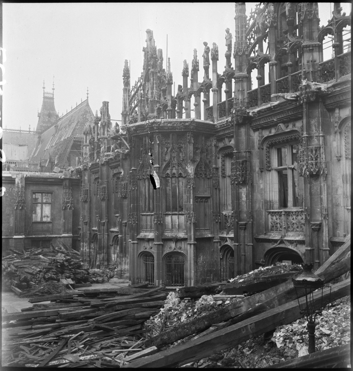 Destructions dans la cour intérieure