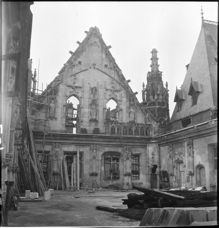 Salle des Procureurs détruite