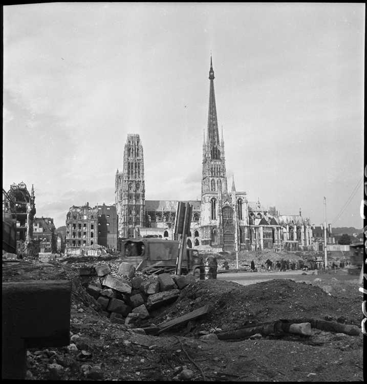 Destructions dans la quartier de la cathédrale