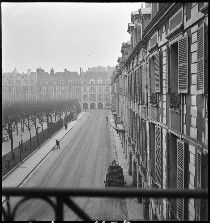 Vue plongeante sur la place