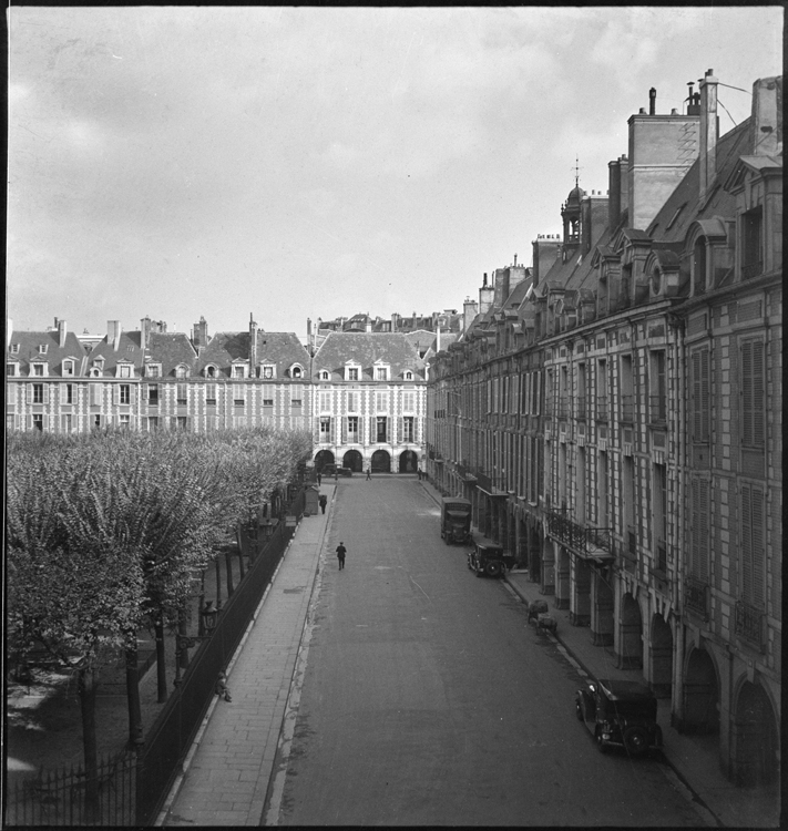 Vue sur la place depuis l'étage