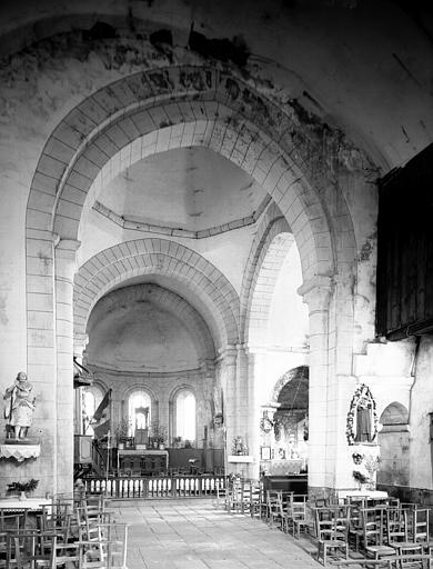 Intérieur, croisée et choeur