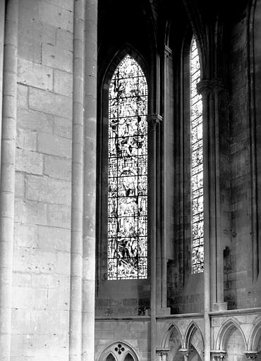 Croisillon sud, chapelle est dite de Sainte-Jeanne-d'Arc : vitraux